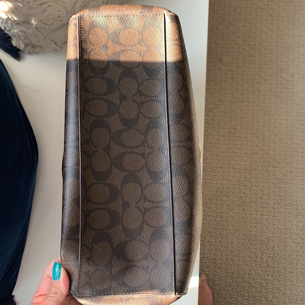 - Coach Signature Hobo Bag - Picture 6 of 11